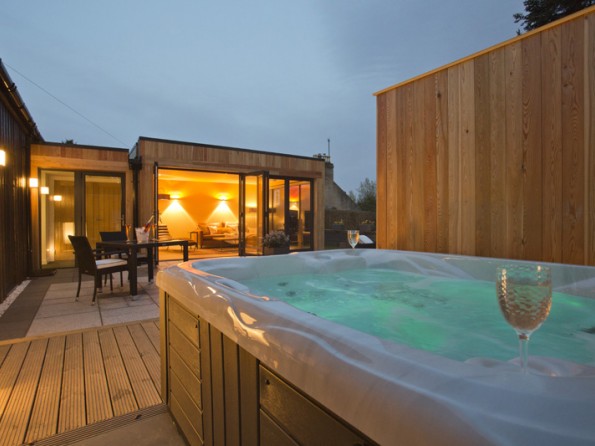 Cottage and hot tub